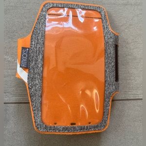 Neoprene phone arm band - keep phone close & safe while running/exercising 🏃